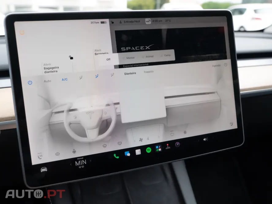 Tesla Model Y Long Range RWD