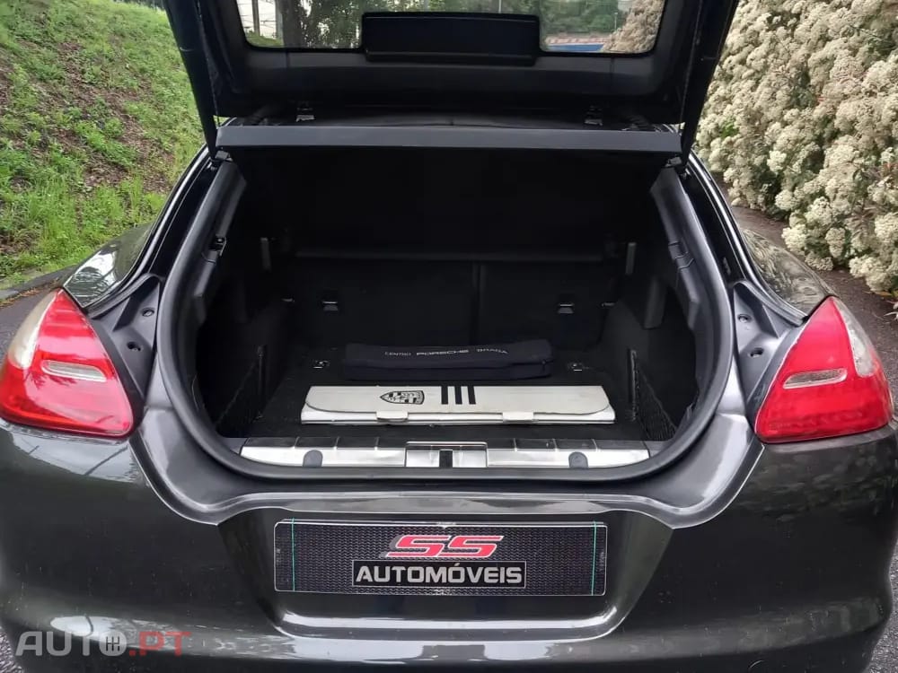 Porsche Panamera Platinum Edition
