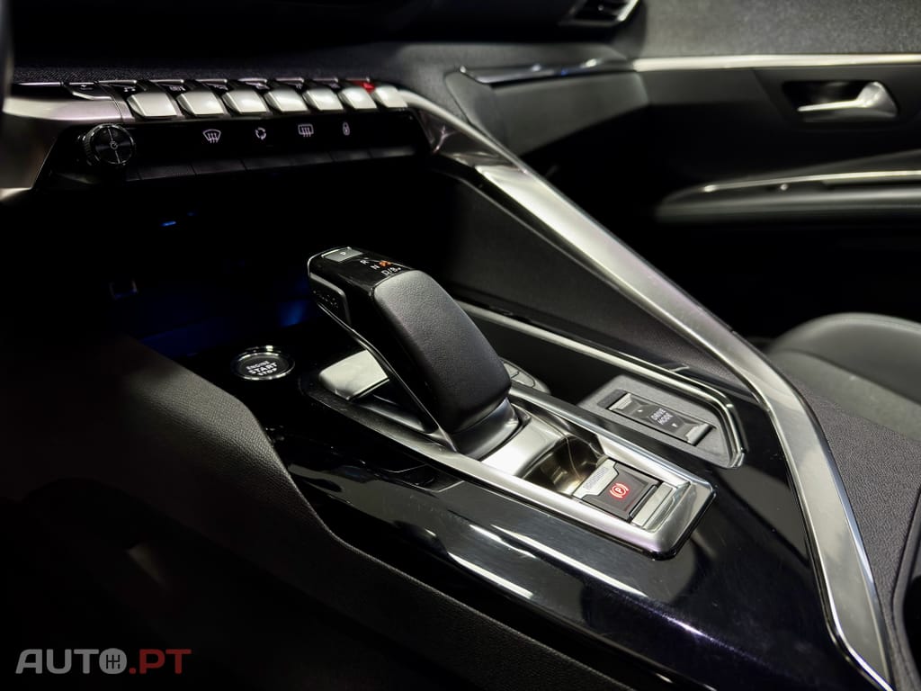 Peugeot 3008 1.6 Hybrid 225 ALLURE e-auto