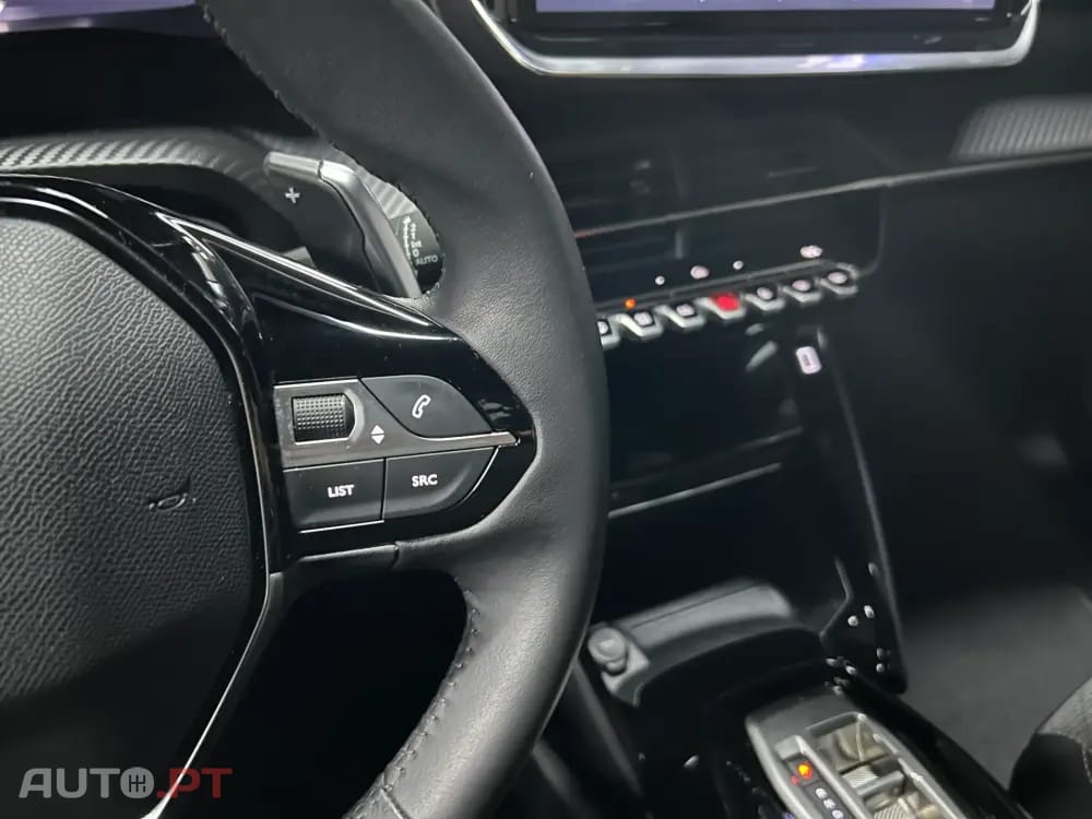 Peugeot 2008 1.2 Hybrid Allure e-DCS6