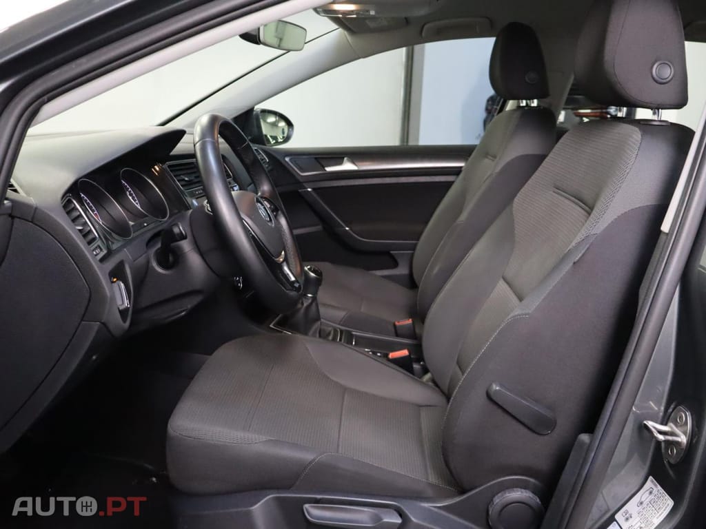 Volkswagen Golf 1.6 TDI Confortline
