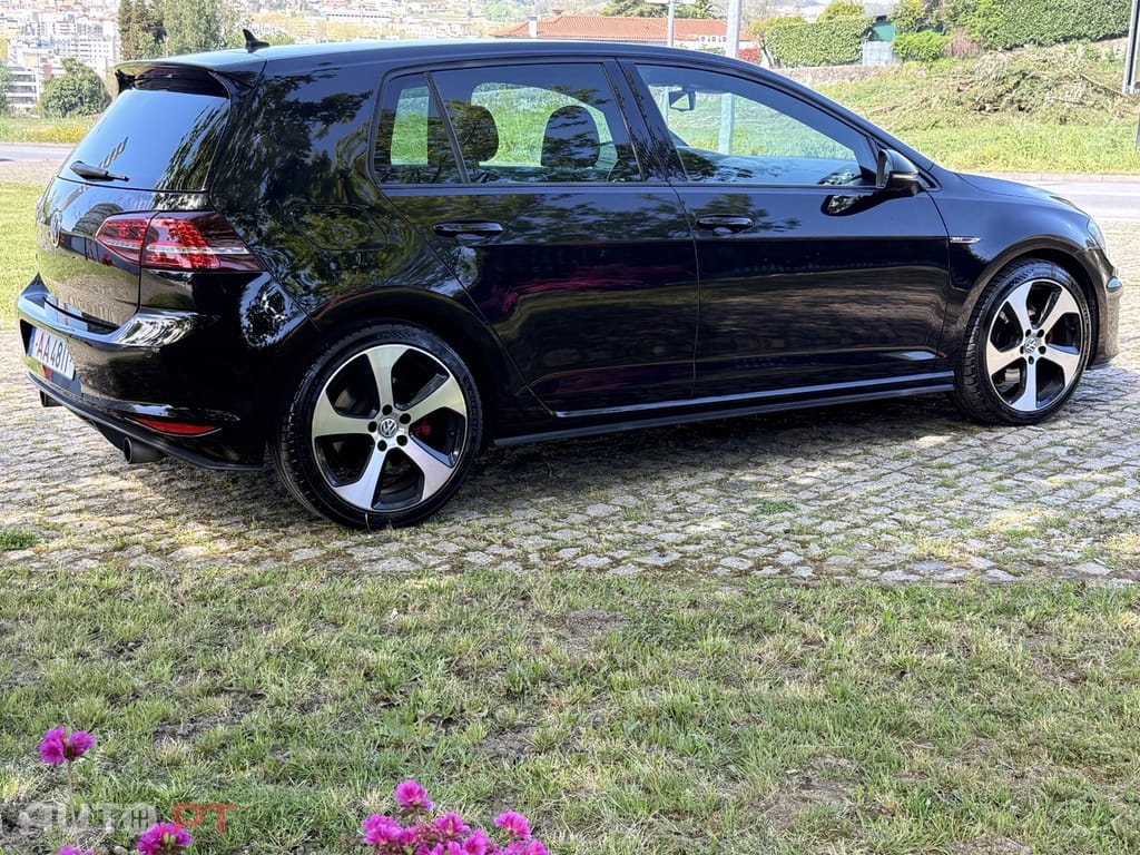 Volkswagen Golf 2.0 TSI GTI DSG