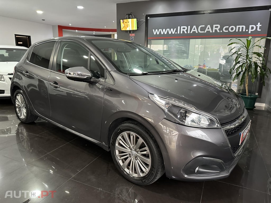 Peugeot 208 1.2 PureTech Signature