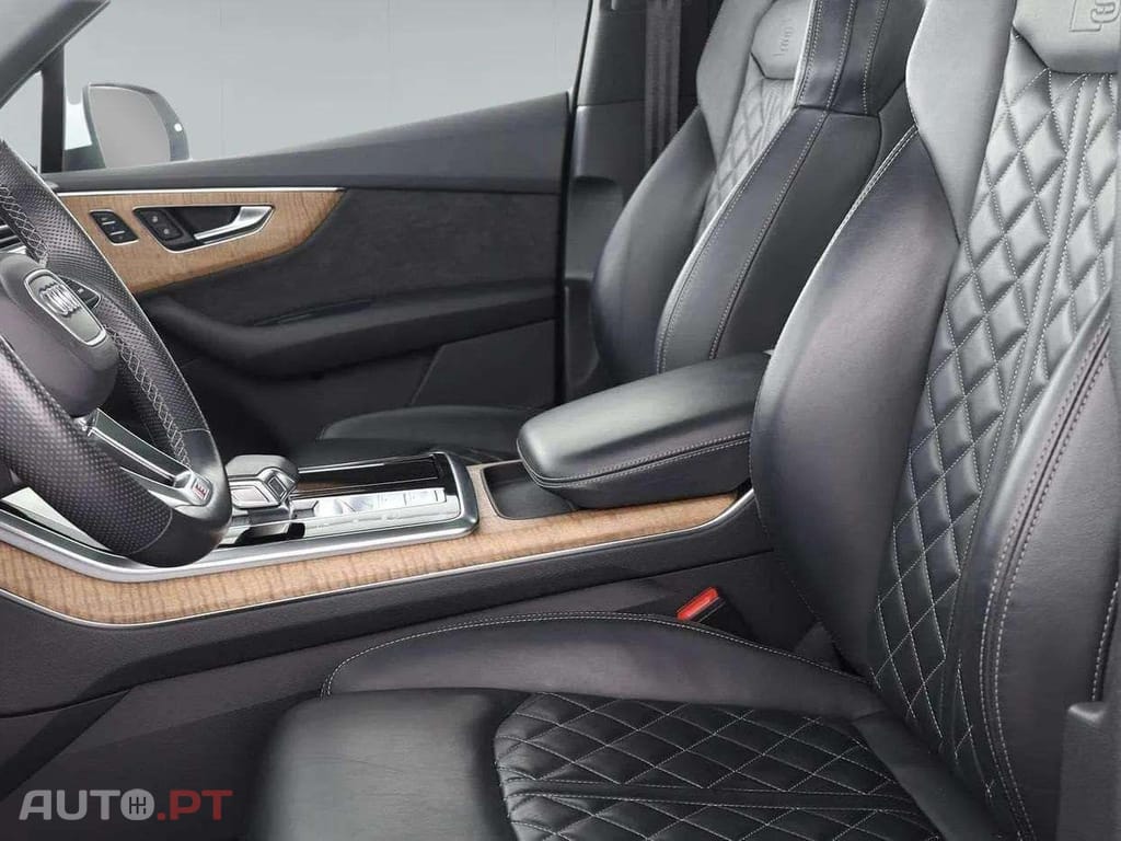 Audi Q7 I.V.A DEDUTÍVEL 55 TFSI E Qu S LINE