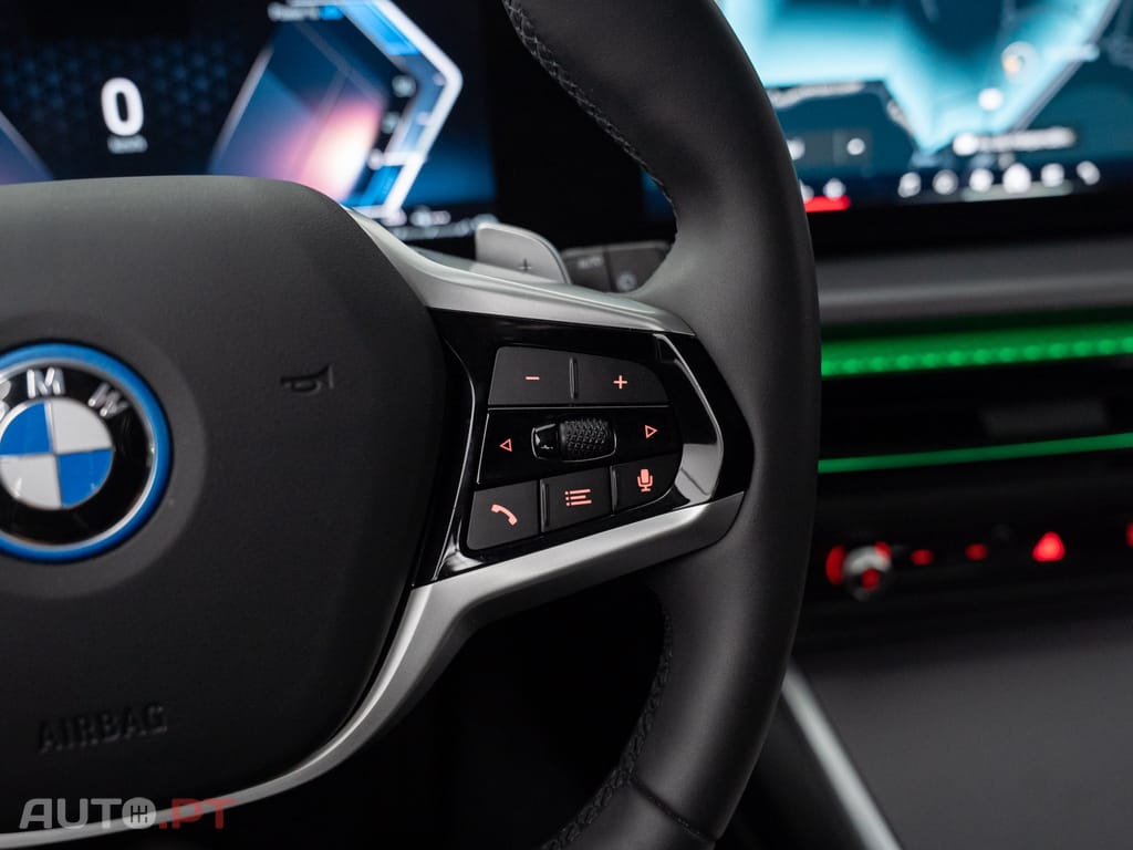 BMW 330 e Auto