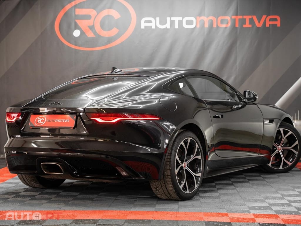 Jaguar F-Type 2.0 i4 R-Dynamic Black