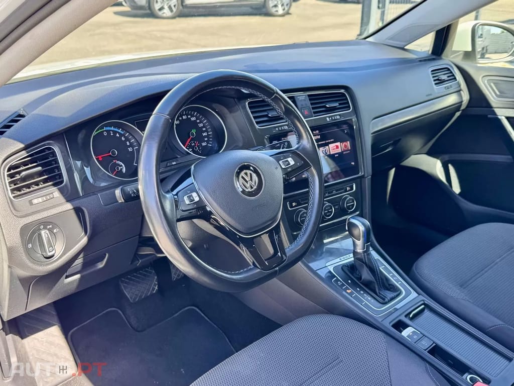 Volkswagen e-Golf Standard