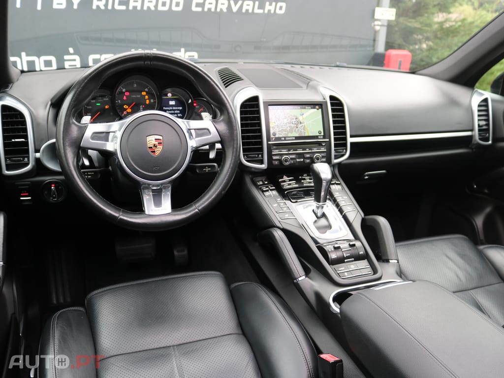 Porsche Cayenne Platinum Edition — fotografia 31