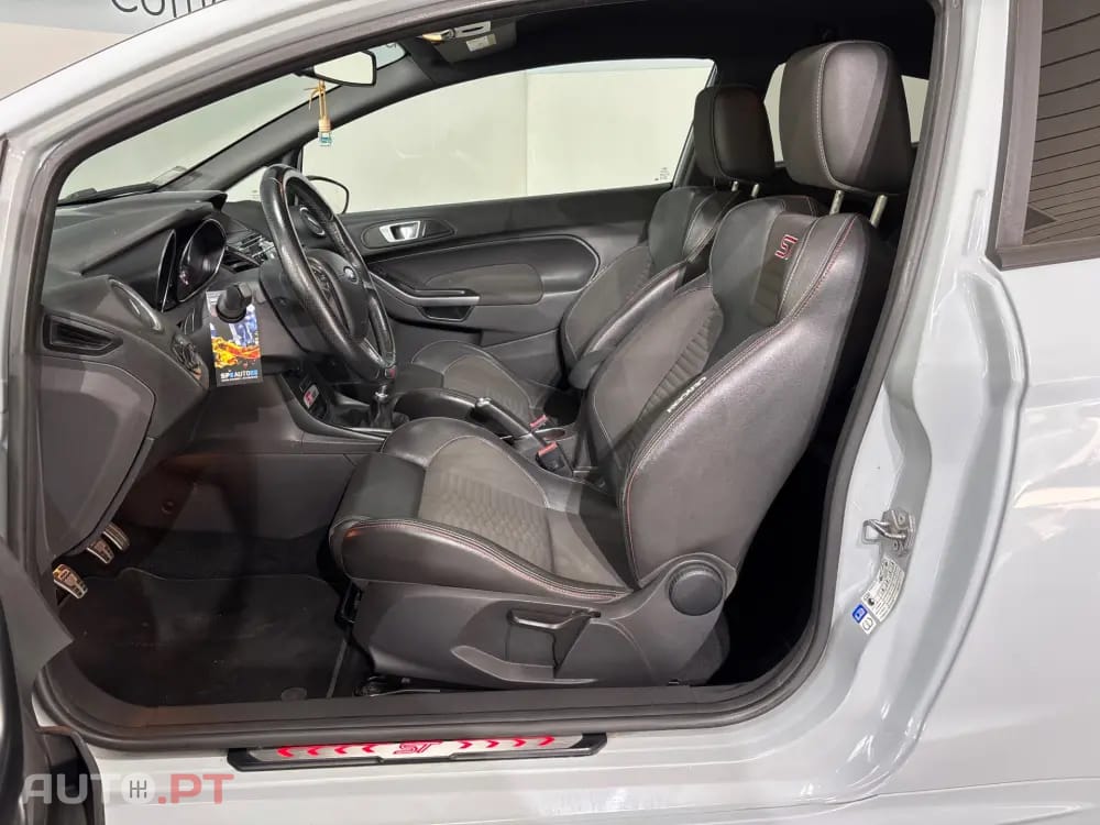 Ford Fiesta 1.6 EcoBoost ST200