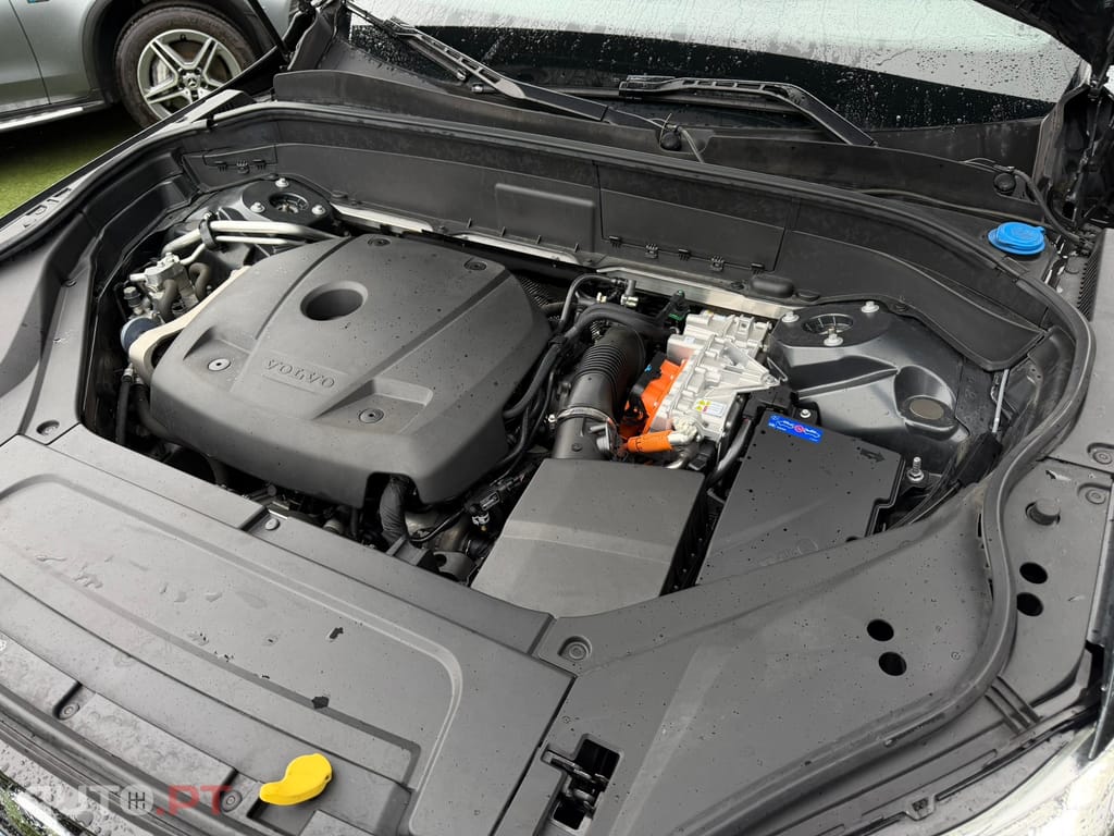 Volvo XC90 2.0 T8 PHEV R-Design AWD