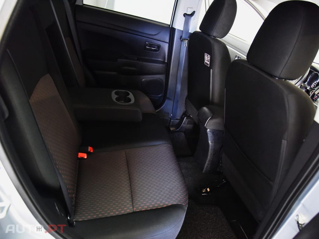 Mitsubishi ASX 1.6 DI-D Intense Black Edition