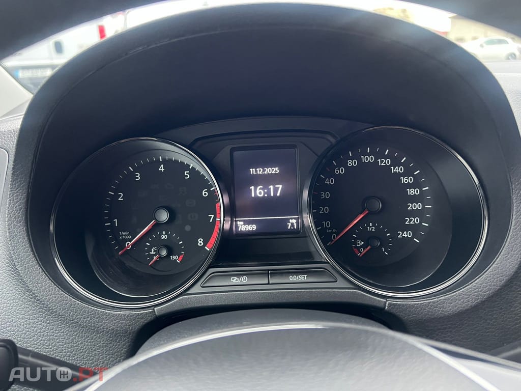 Volkswagen Polo 1.0 Confortline