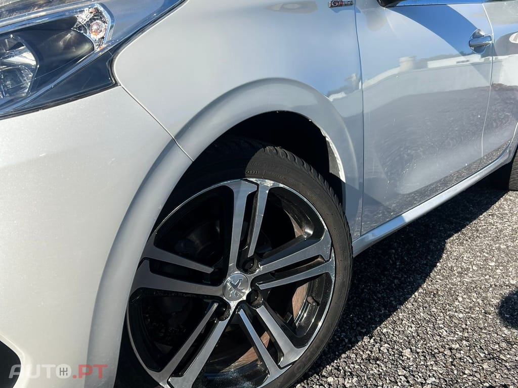 Peugeot 208 1.2 PureTech GT Line