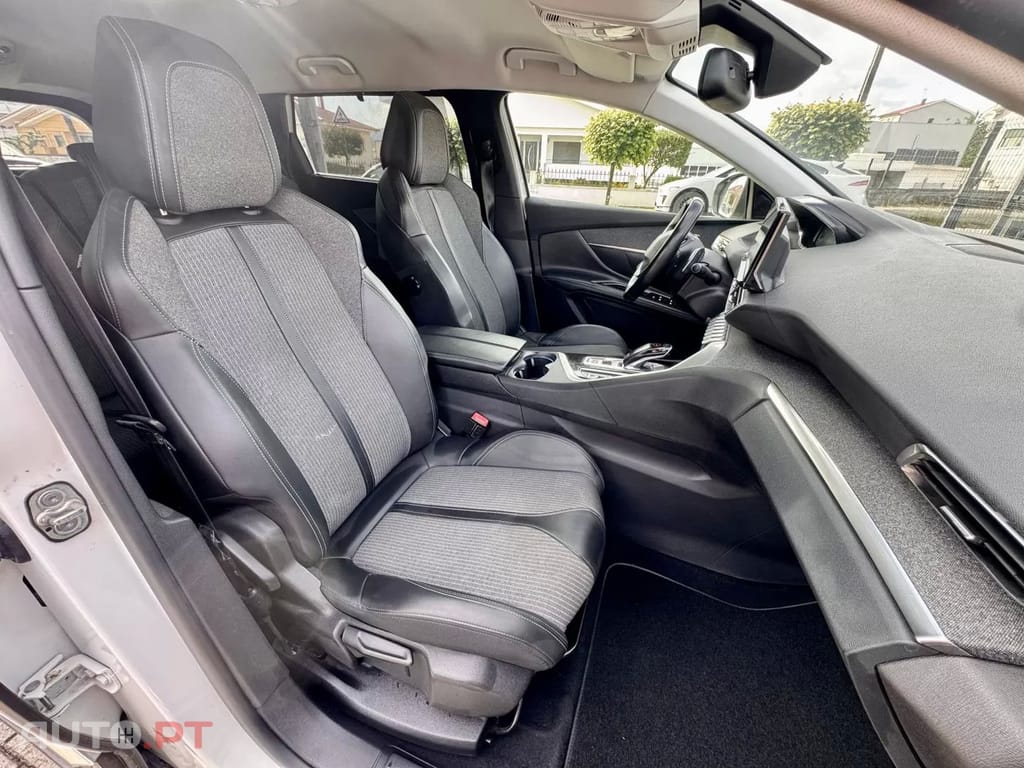 Peugeot 5008 1.5 BlueHDi Allure EAT8