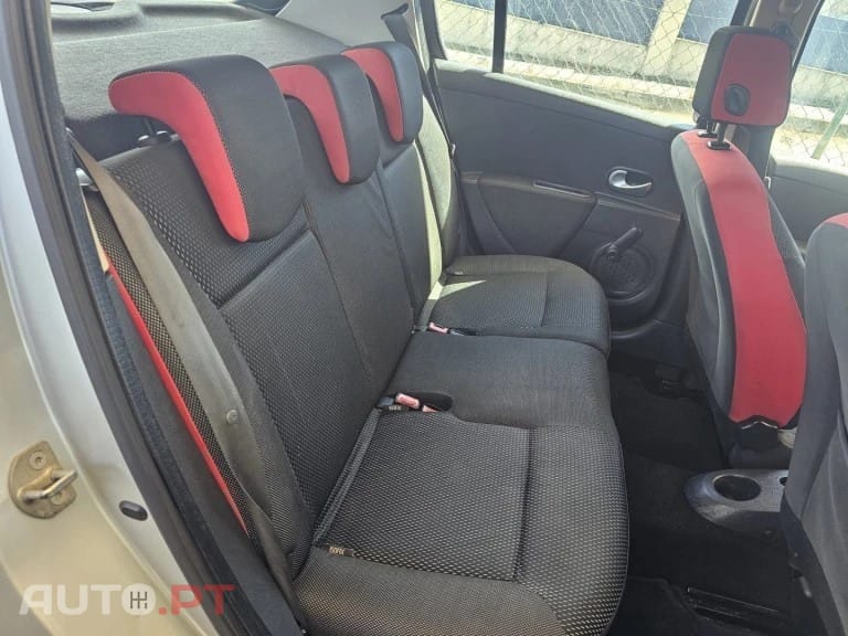 Renault Clio 1.2 16V Rip Curl
