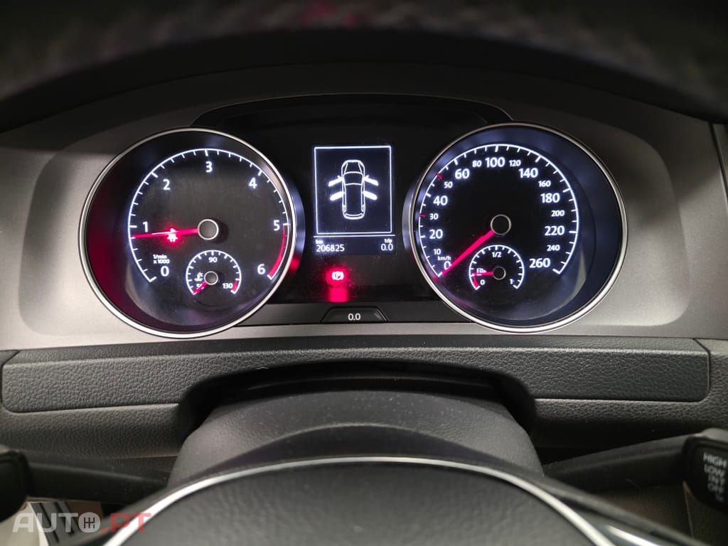 Volkswagen Golf 1.6 HDI CONFORTLINE