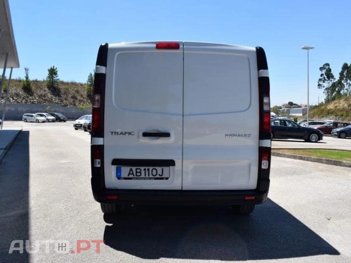 Renault Trafic 2.0 dCi L1H1 (C/ Frio)
