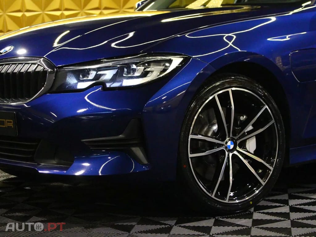 BMW 330 Line Luxury Auto