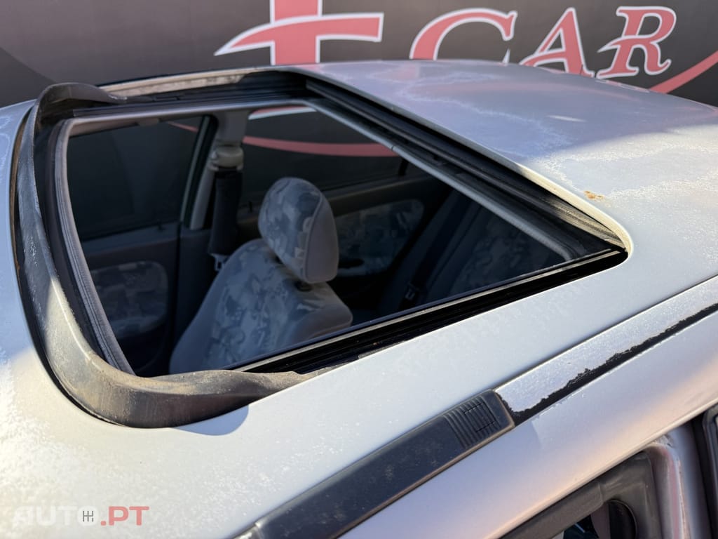 Mitsubishi Carisma Sedan 1.9 TD GLS