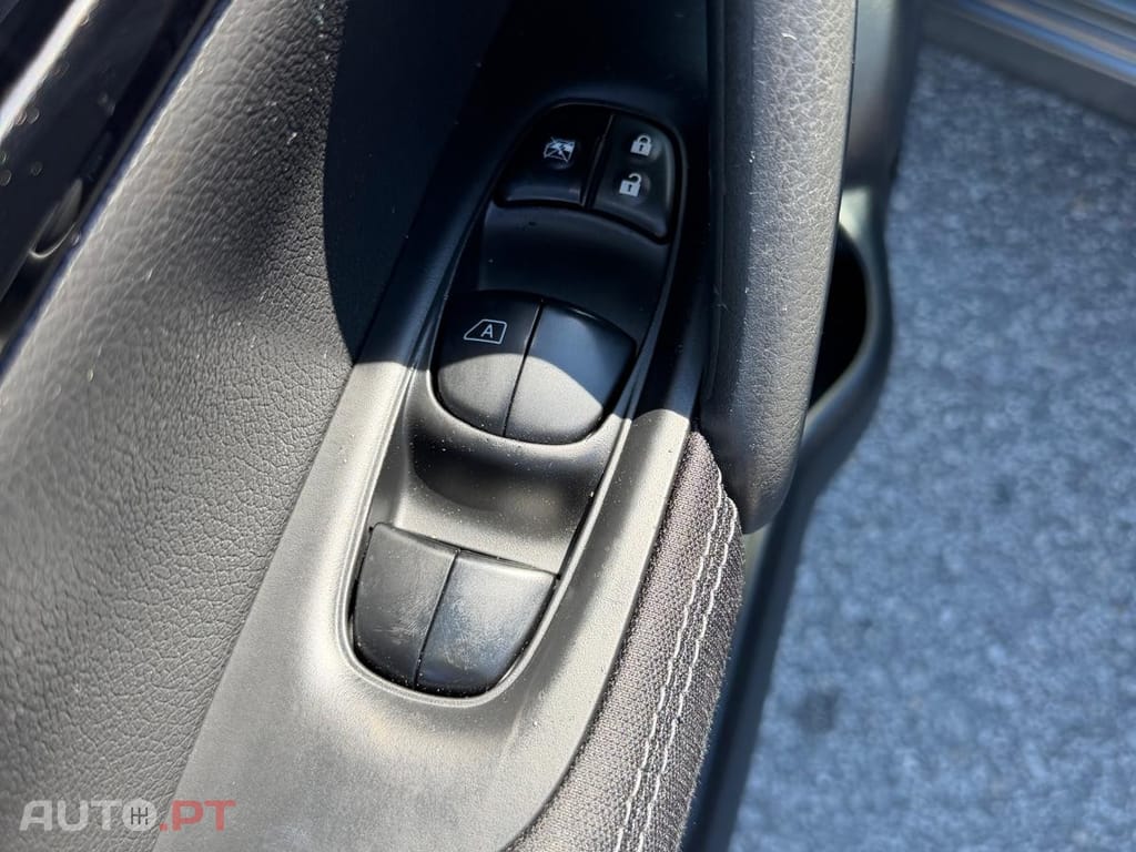 Nissan Qashqai 1.2 DIG-T N-Connecta 18