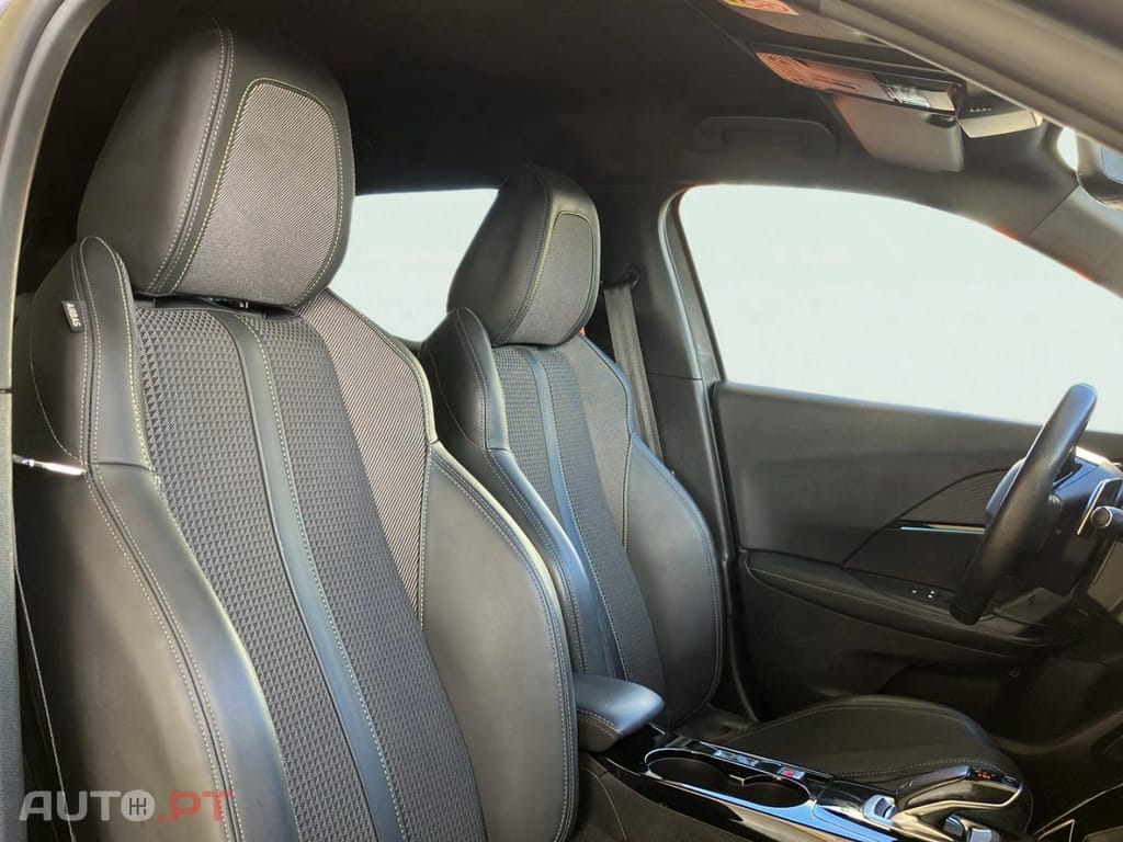 Peugeot 2008 1.2 PureTech GT Line EAT8