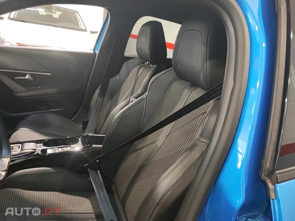 Peugeot E-208 50 kWh GT
