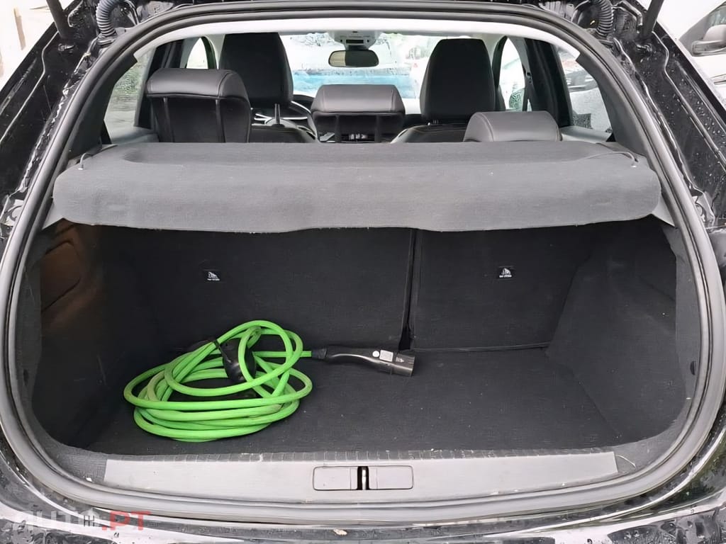 Peugeot E-208 50 kWh Allure Roadtrip