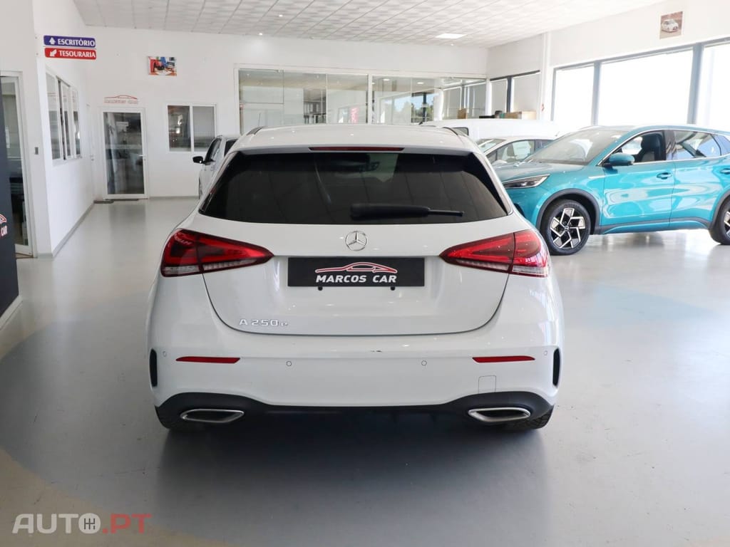 Mercedes-Benz A 250 e 8G-DCT AMG Line