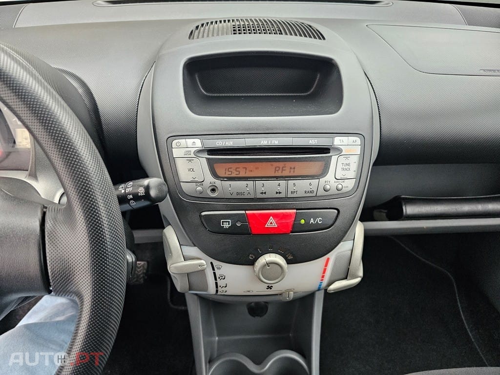 Toyota Aygo 1.0 + AC — fotografia 10