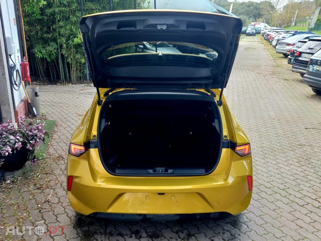 Opel Astra 1.5 D Elegance