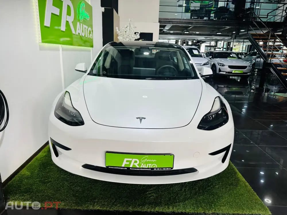 Tesla Model 3 Standard Range Plus RWD