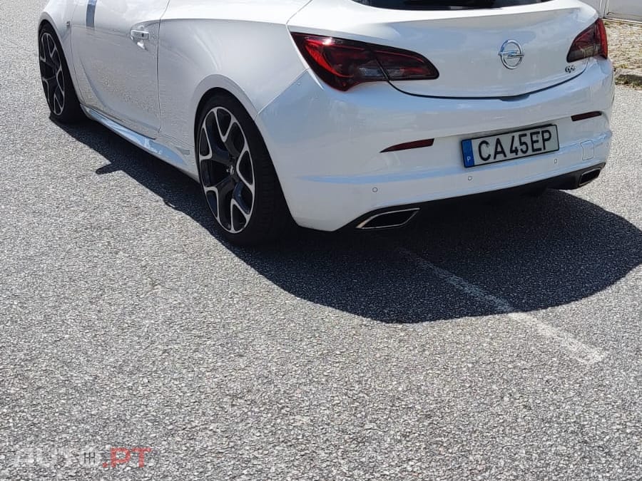Opel Astra GTC OPC