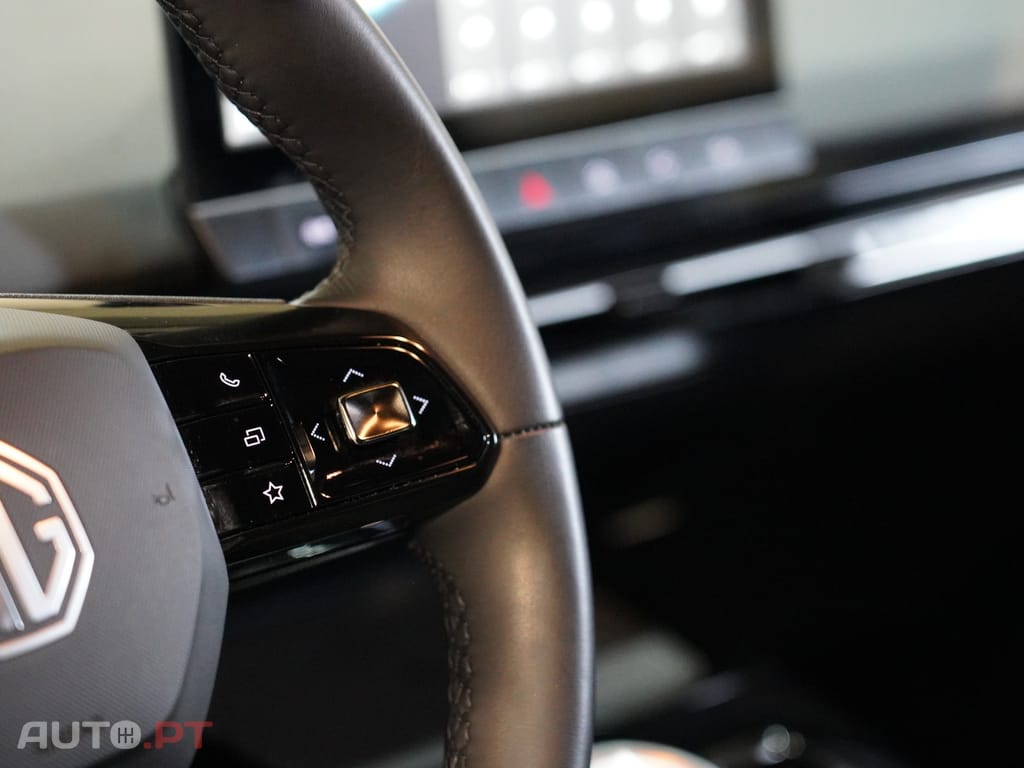 MG MG4 64 kWh Luxury