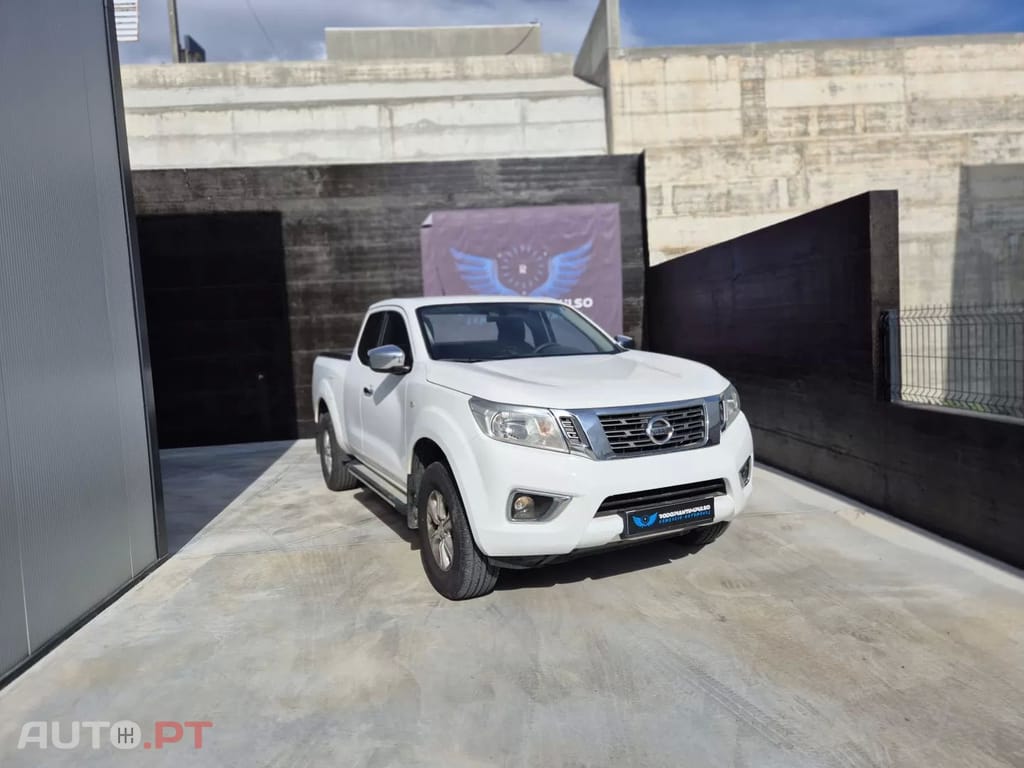 Nissan Navara 2.3 dCi CD 4WD Acenta
