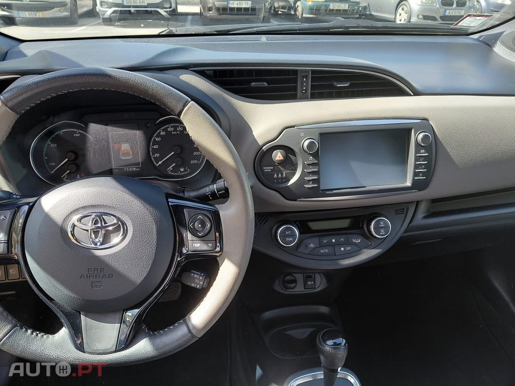 Toyota Yaris 1.5 HSD Square Collec.Grey