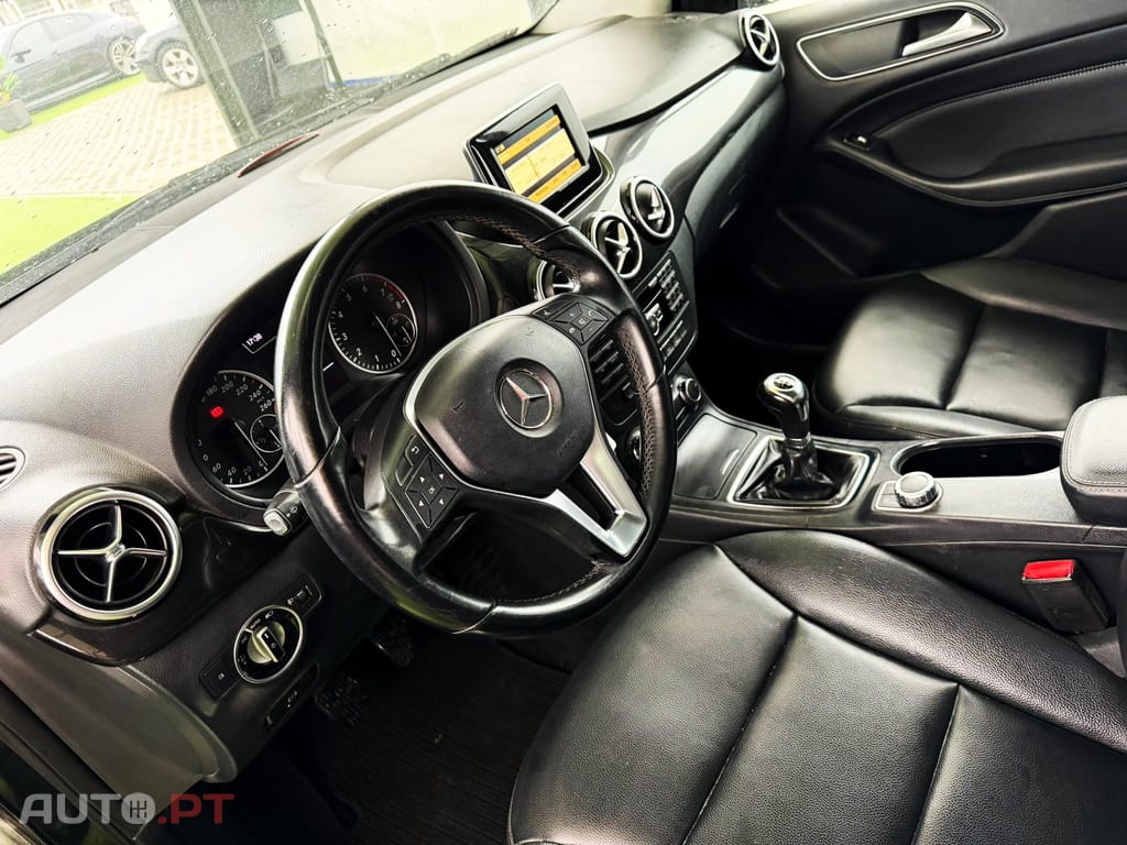 Mercedes-Benz B 180 Bluefficiency