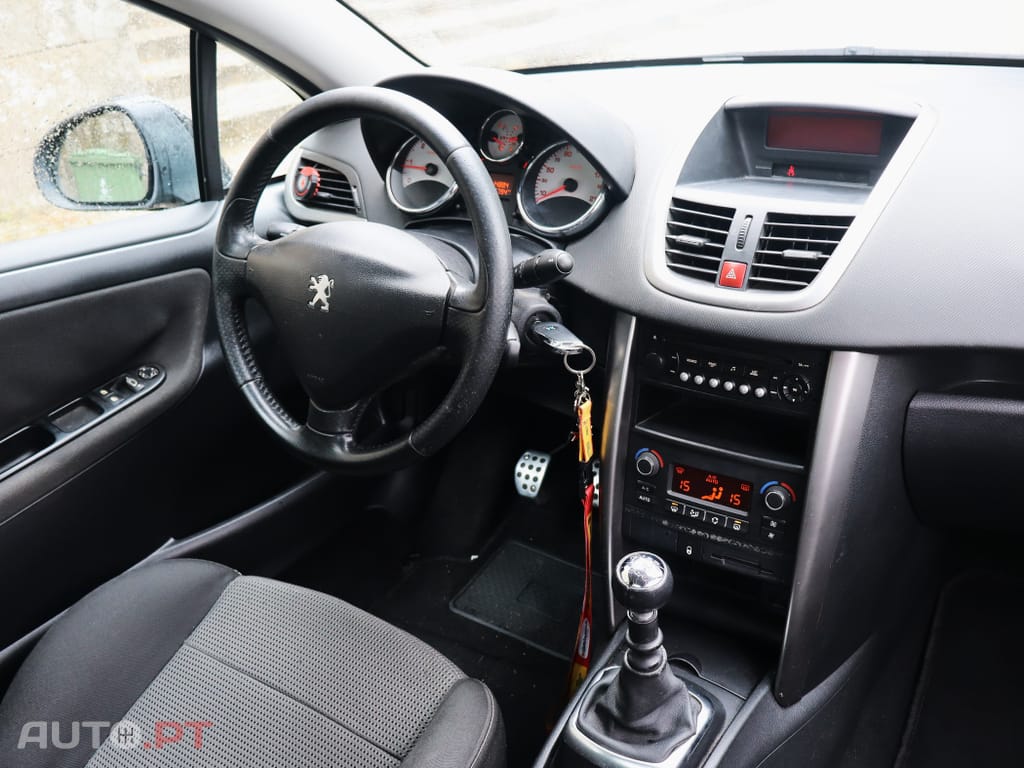Peugeot 207 CC 1.6 HDi SE 200 Anos FAP