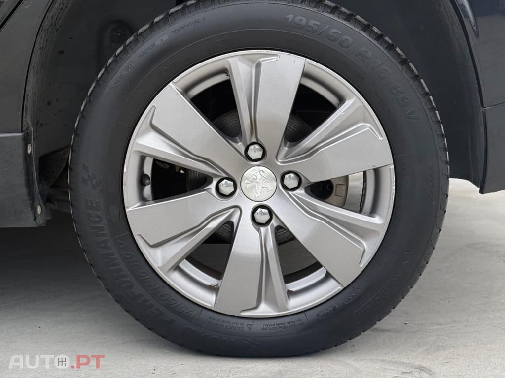 Peugeot 2008 1.2 PureTech Access