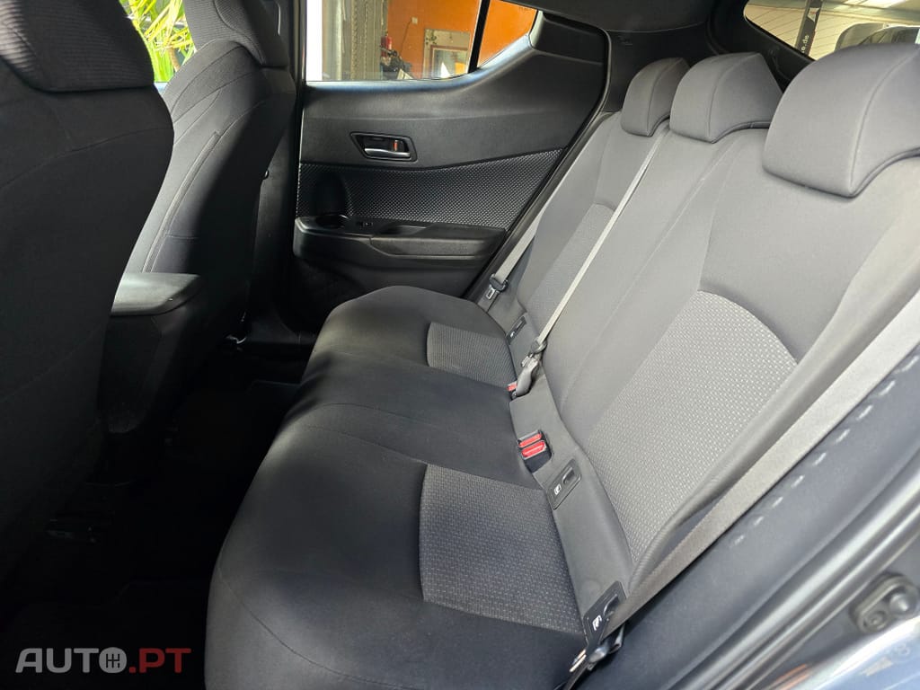 Toyota C-HR 1.2T Comfort