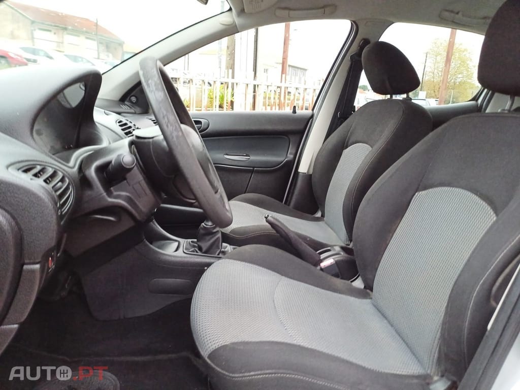 Peugeot 206 1.1 Color Line