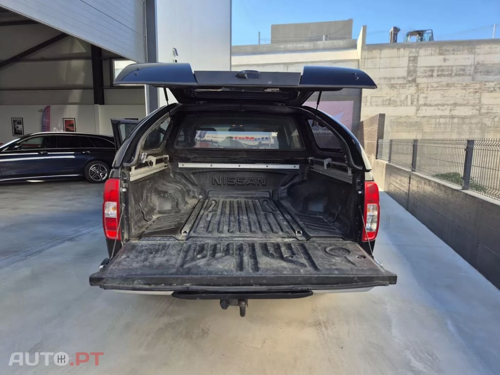 Nissan Navara 2.5 dCi CD LE Prem.+IT