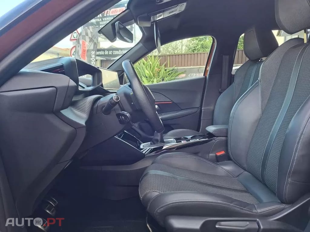 Peugeot 2008  Puretech 130 Stop Start Gt  Line Edition