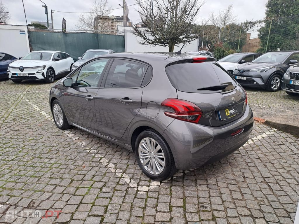 Peugeot 208 1.2 PureTech Signature