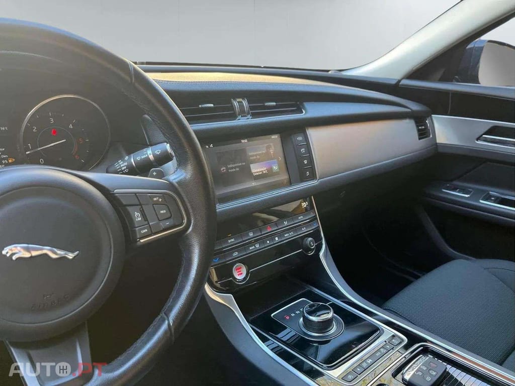 Jaguar XF 2.0d PRESTIGE