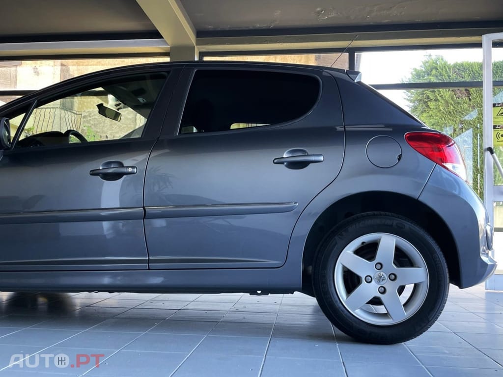 Peugeot 207 1.4 HDi SE Sportium