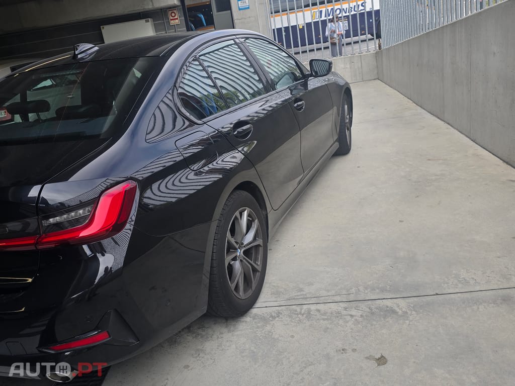 BMW 318 SÉRIE 3 BERLINA G20