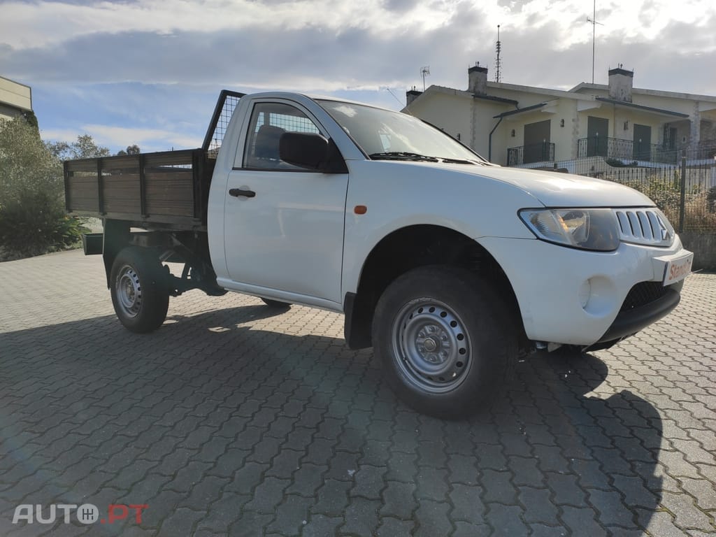 Mitsubishi L200 2.5 DID 4X4 CAB. SIMPLES