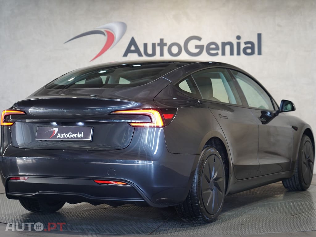 Tesla Model 3 Tração Traseira