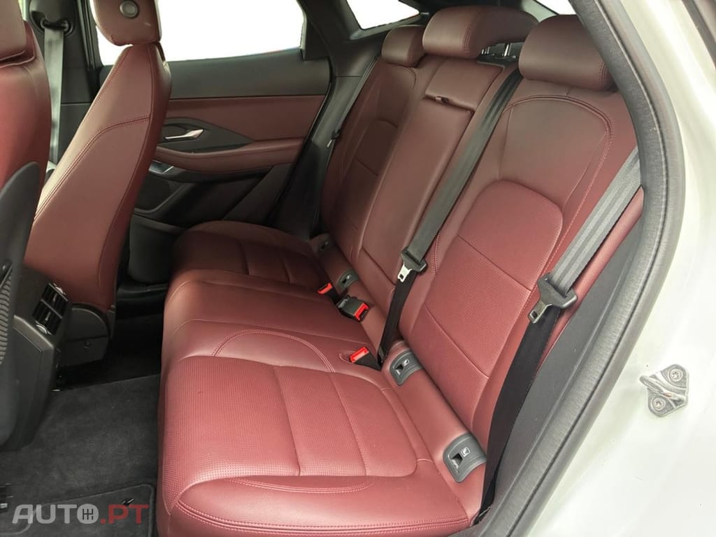 Jaguar E-Pace P300e AWD R-Dynamic S