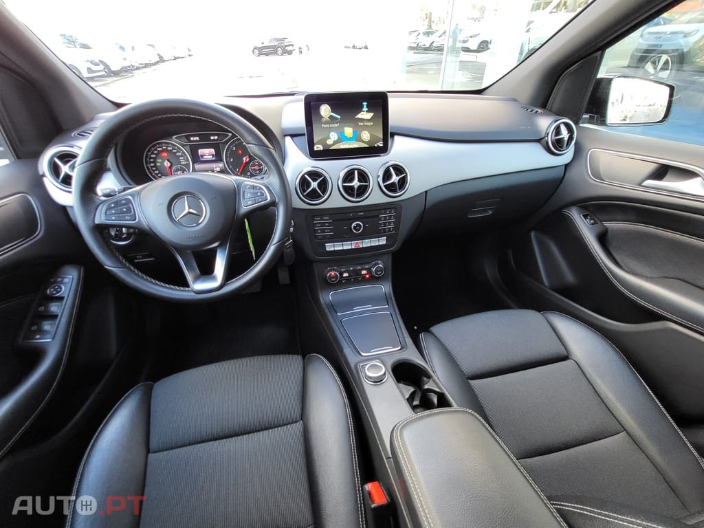 Mercedes-Benz B 220 d Style
